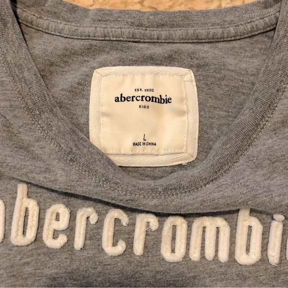 abercrombie kids Girl’s fitted t-shirt with graphic vintage abercrombie 🦀 - Picture 2 of 6